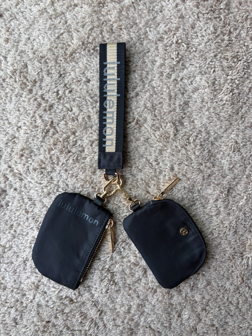Lululemon Dual Pouch Wristlet
Wordmark | Black Gold White Opal